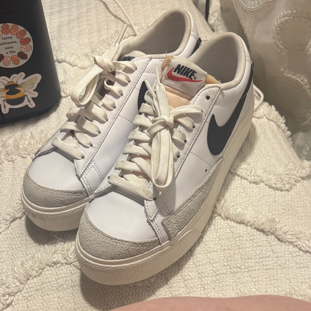 Nike Women's White and Gray Sneakers with Black Swoosh